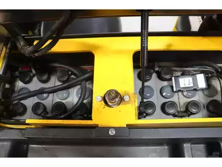 Porta-paletes elétrico 2011  Hyster MWP20JC-3R (8)