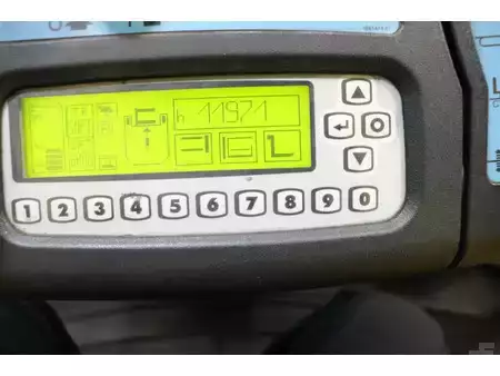 Vertikální vychystávací vozík 2016  Hyster C1.5SWB (2)