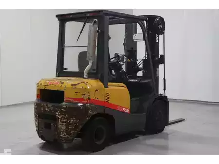 Dízel targoncák 2008  TCM FD30T3 (2)