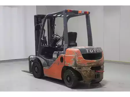 Chariots élévateurs diesel 2010  Toyota 02-8FDF25 (7)