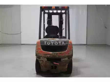 Chariots élévateurs diesel 2010  Toyota 02-8FDF25 (8)
