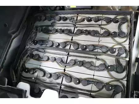Elektryczne 4-kołowe 2017  Nissan AG2N1L20Q (3)