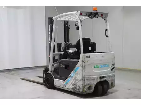 Elektryczne 4-kołowe 2017  Nissan AG2N1L20Q (8)