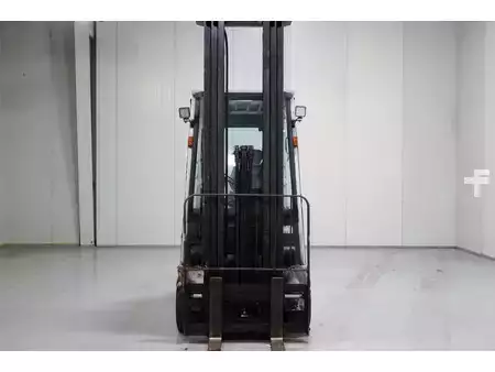 Elektryczne 4-kołowe 2018  Nissan G1Q2L25Q (3)