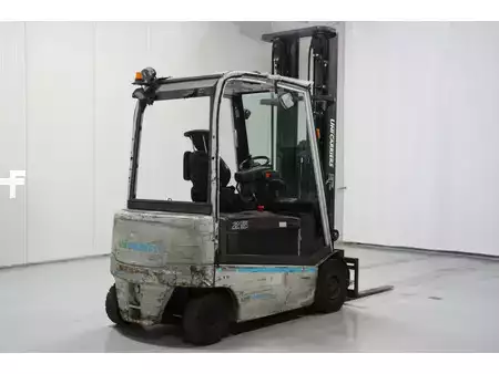 Elektryczne 4-kołowe 2018  Nissan G1Q2L25Q (6)