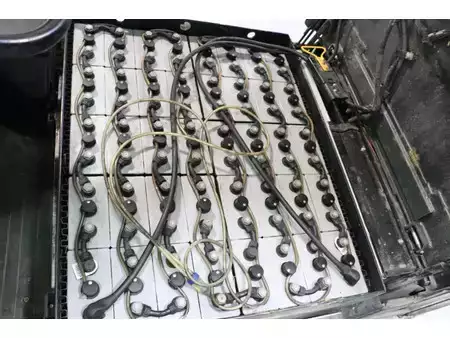 Elektryczne 4-kołowe 2018  Nissan G1Q2L25Q (7)
