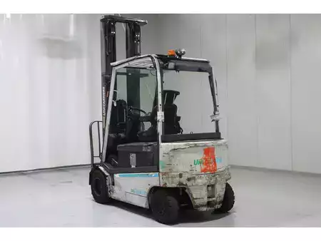 Elektryczne 4-kołowe 2018  Nissan G1Q2L30Q (6)