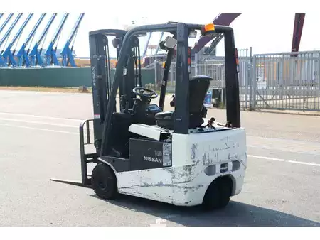 El Truck - 3-hjul 2010  Nissan 1N1L15Q (6)