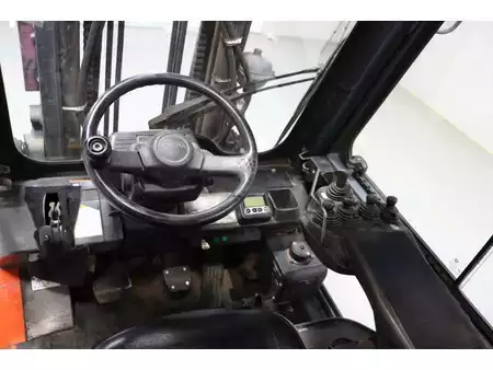 Diesel Forklifts 2011  Toyota 42-7FD40 (2)