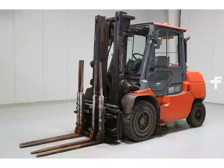 Diesel Forklifts 2011  Toyota 42-7FD40 (4)