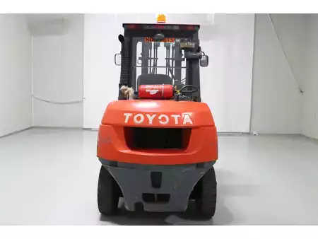 Diesel Forklifts 2011  Toyota 42-7FD40 (6)