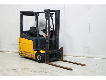 Chariots électriques à 3 roues 2015  Jungheinrich EFG216K (1)