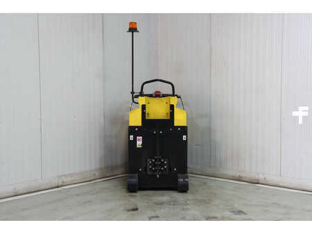 Tow Tugs 2015  Hyster LO5.0T (3)