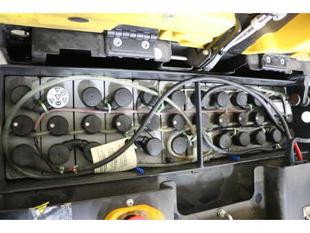 Tow Tugs 2015  Hyster LO5.0T (8)