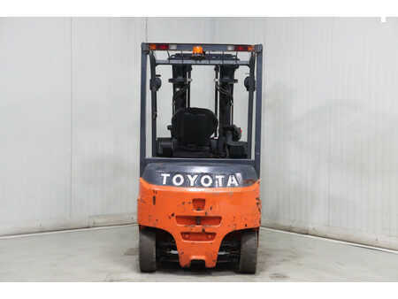 4-wiel elektrische heftrucks 2014  Toyota 8FBMT30 (6)