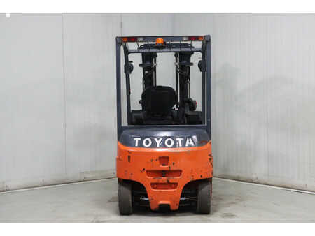 4-wiel elektrische heftrucks 2014  Toyota 8FBMT30 (7)