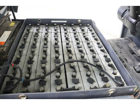 4-wiel elektrische heftrucks 2014  Toyota 8FBMT30 (9)