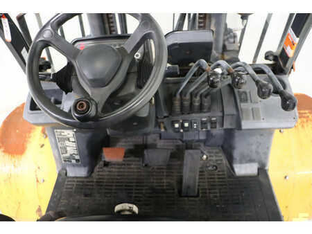 Chariots élévateurs diesel 2015  CAT Lift Trucks DP40NT (9)