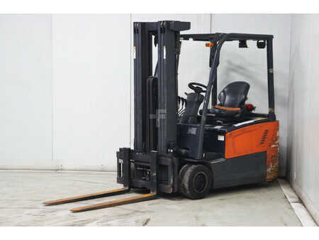 Chariots électriques à 3 roues 2016  Doosan B20T-7 (4)