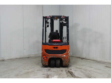 Chariots électriques à 3 roues 2016  Doosan B20T-7 (6)