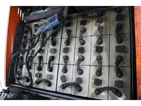 Chariots électriques à 3 roues 2016  Doosan B20T-7 (8)