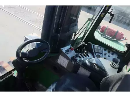 Oldalvillás 2011  Combilift C4000 (2)