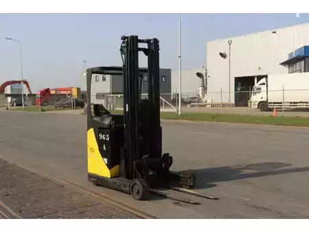 Schubmaststapler 2009  Komatsu FB14RJ2R (1)