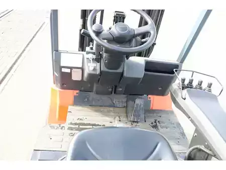 El Truck - 4-hjul 2005  Toyota 7FBMF25 (2)