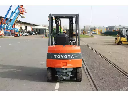 El Truck - 4-hjul 2005  Toyota 7FBMF25 (6)