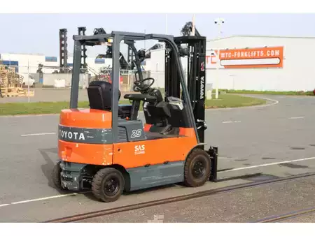 El Truck - 4-hjul 2005  Toyota 7FBMF25 (7)