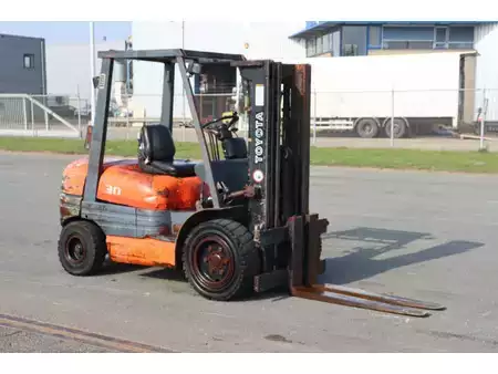 Dieselový VZV 1997  Toyota 02-6FDF30 (1)