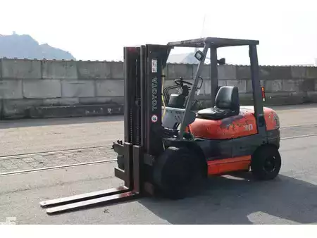 Dieselový VZV 1997  Toyota 02-6FDF30 (4)