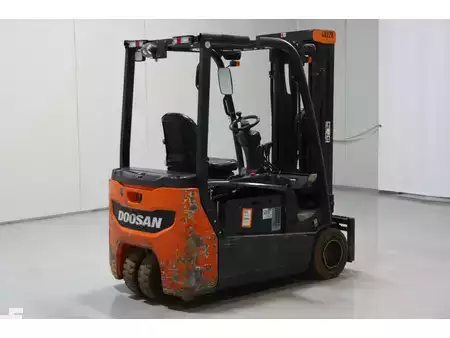 Elektro tříkolové VZV 2018  Doosan B20T-7 (3)