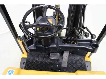Chariot 4 roues électrique 2013  CAT Lift Trucks EP25KPAC (10) 