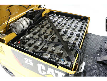 4-wiel elektrische heftrucks 2013  CAT Lift Trucks EP25KPAC (7) 