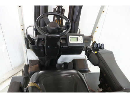 Elektryczne 3-kołowe 2016  Nissan AG1N1L18Q (2)