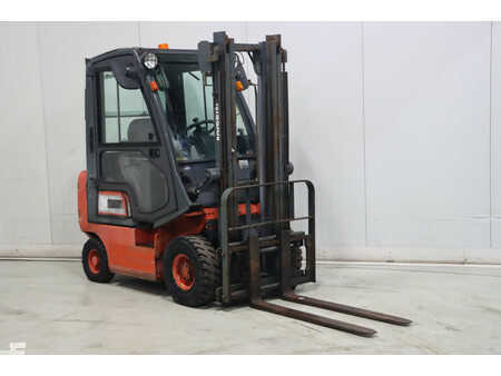 Dieseltrukki 2000  Nissan FDO1A15 (1)