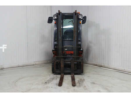 Dieseltrukki 2000  Nissan FDO1A15 (3)