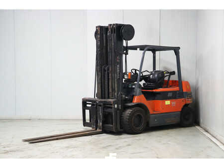 Carrelli elettrici 4 ruote 2008  Toyota 7FBMF50 (4)