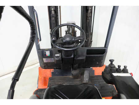 Elektro čtyřkolový VZV 2012  Toyota 7FBMF30 (2)