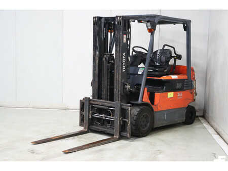 Elektro čtyřkolový VZV 2012  Toyota 7FBMF30 (4)