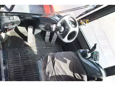 Reach-Stacker 1999  Linde C4130TL5 (2)