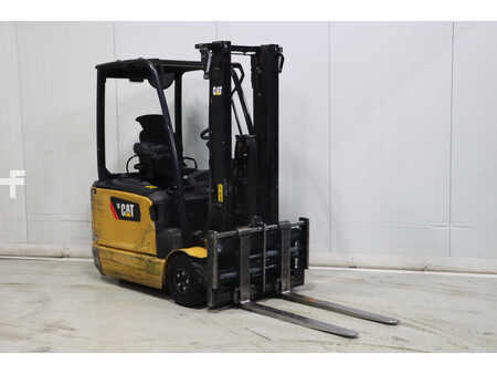 El truck - 3 hjulet 2019  CAT Lift Trucks EP16ANT (1)