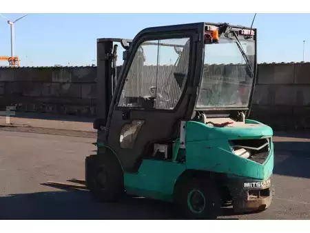 Empilhador diesel 2013  Mitsubishi FD25N (4)