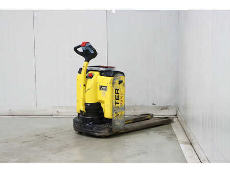 Nízkozdvižný vozík 2009  Hyster P1.8 (2)