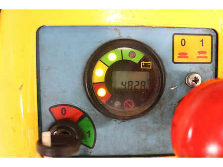 Nízkozdvižný vozík 2009  Hyster P1.8 (4)