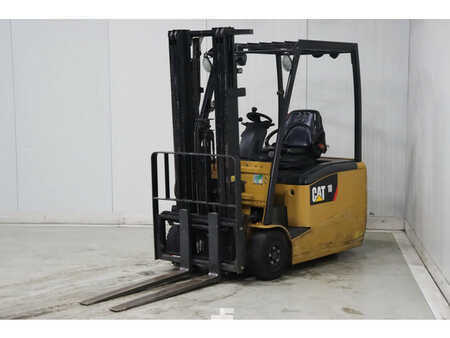 Chariots électriques à 3 roues 2014  CAT Lift Trucks EP18PNT (3)
