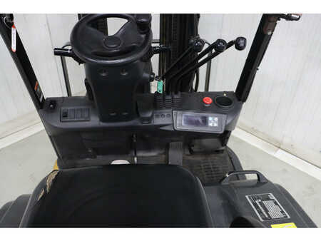 Chariots électriques à 3 roues 2014  CAT Lift Trucks EP18PNT (9)
