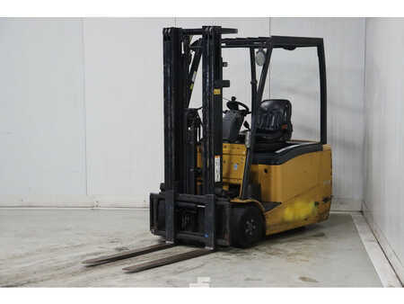 Chariots électriques à 3 roues 2012  CAT Lift Trucks EP16PNT (3)