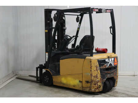 Chariots électriques à 3 roues 2012  CAT Lift Trucks EP16PNT (4)